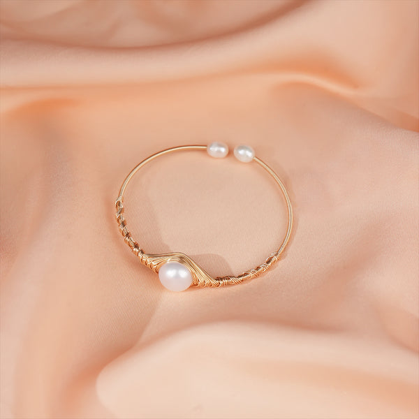 Handcrafted Freshwater Pearl Gold Polish Bracelet