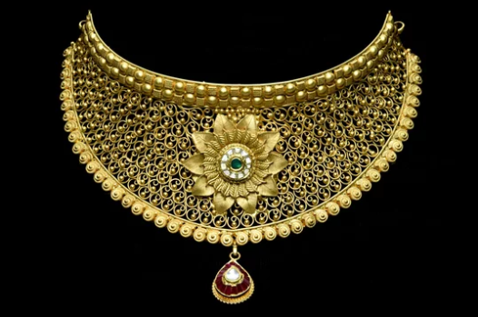 6 Ways Jewellery Affects Your Mind & Personality