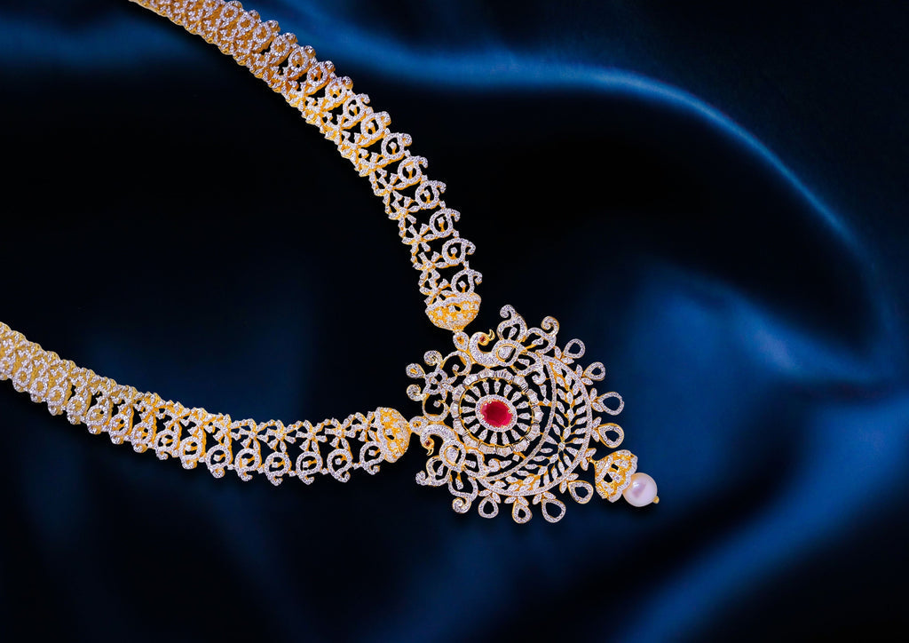 Diamond jewellery - Find the perfect pieces to gift online