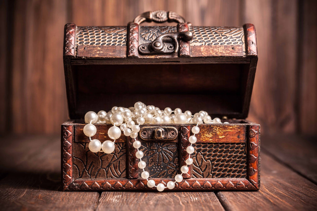 Pearls Gifts for the Perfect Anniversary