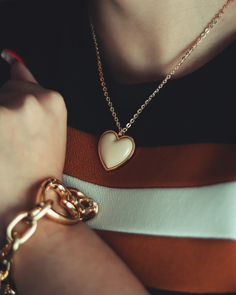 The Thesis behind Heart shaped Jewelry