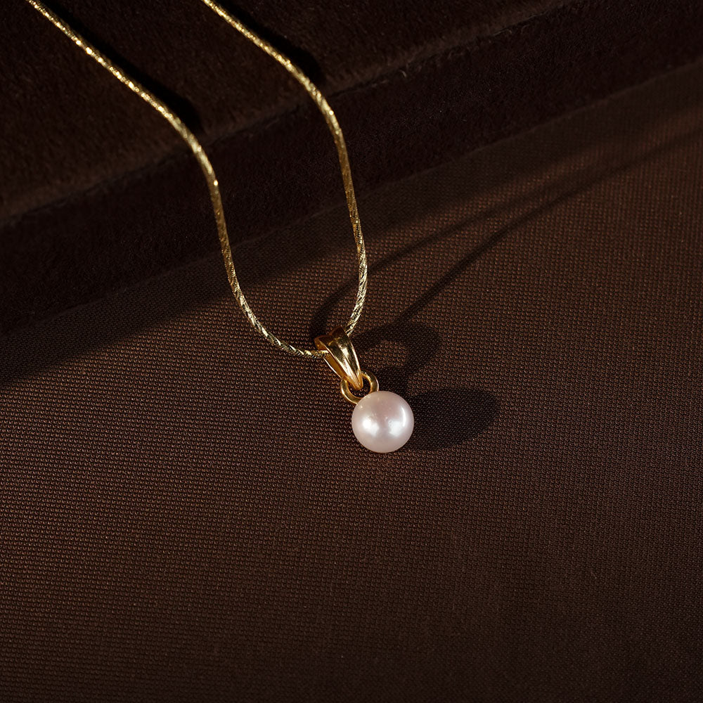 Classic Freshwater Pearl Pendant & Stud Earrings Set