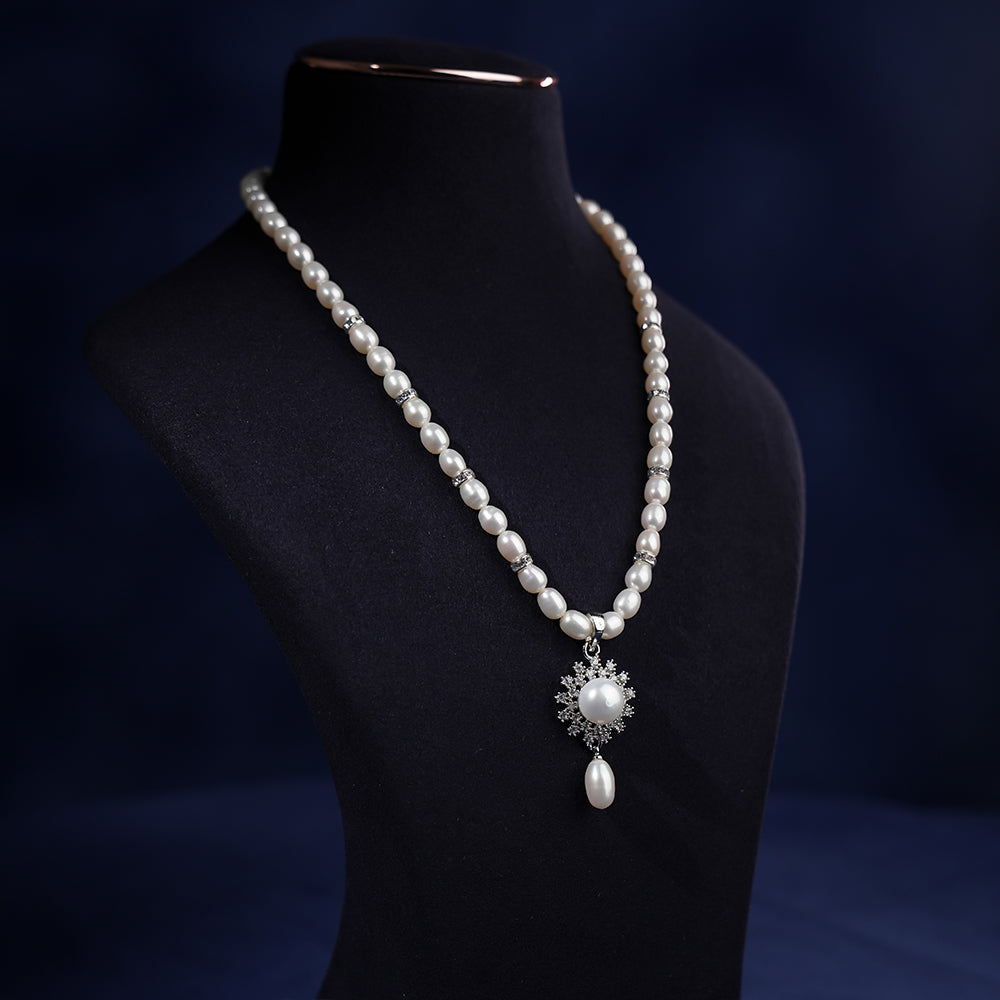 Elegant Freshwater Pearl Necklace & Earrings Set