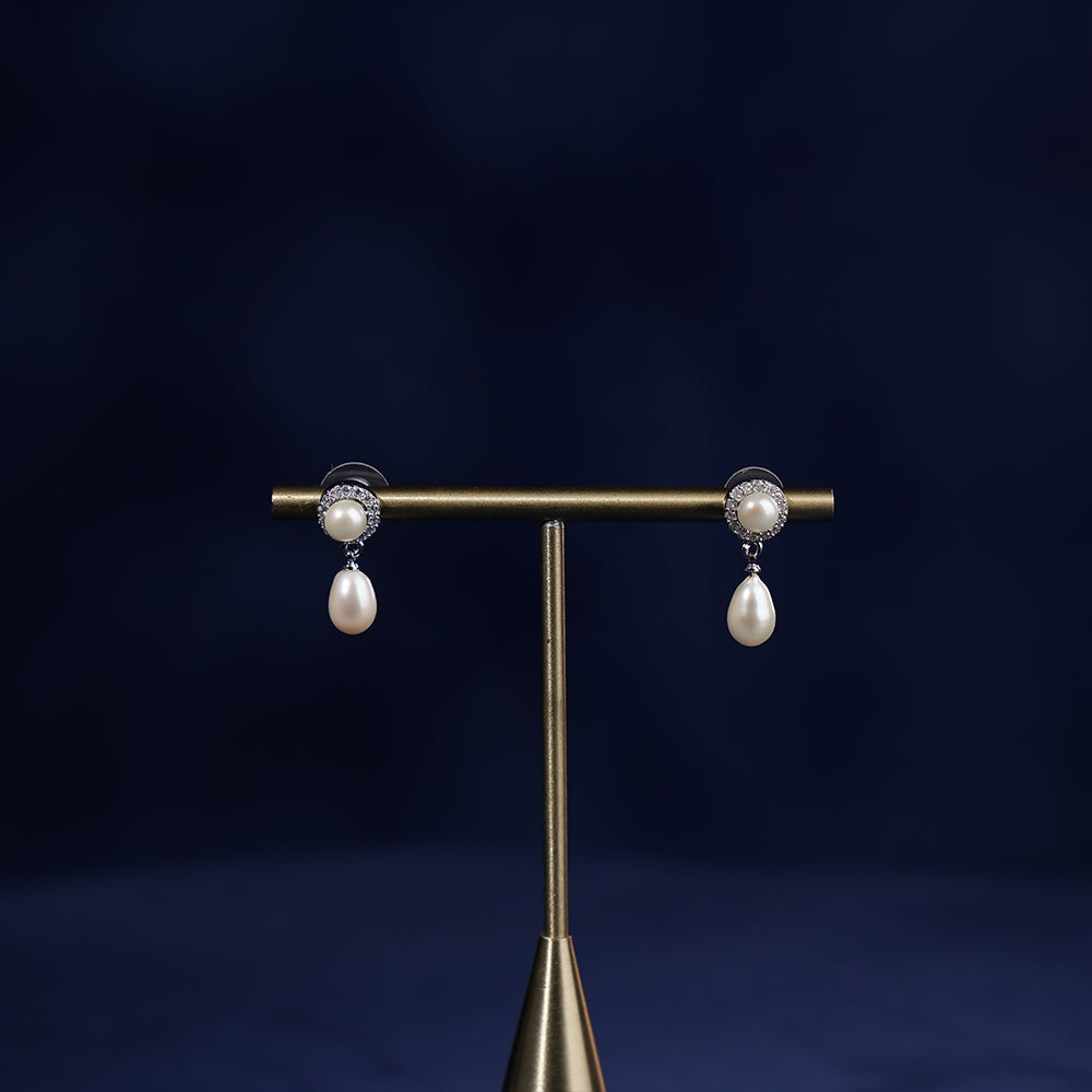 Freshwater Pearl Necklace & Earrings Set