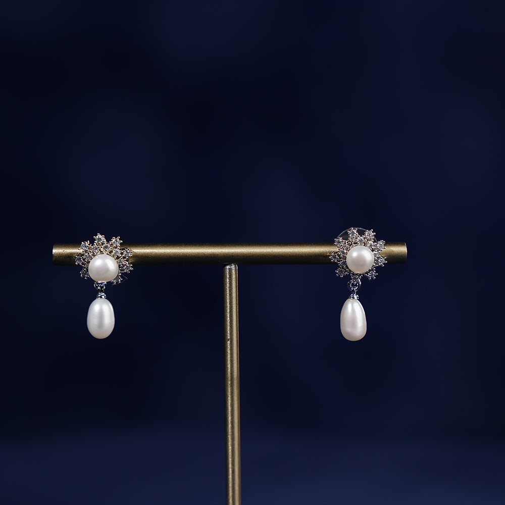Elegant Freshwater Pearl Necklace & Earrings Set
